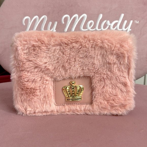 Juicy Couture Handbags - Juicy couture clutch